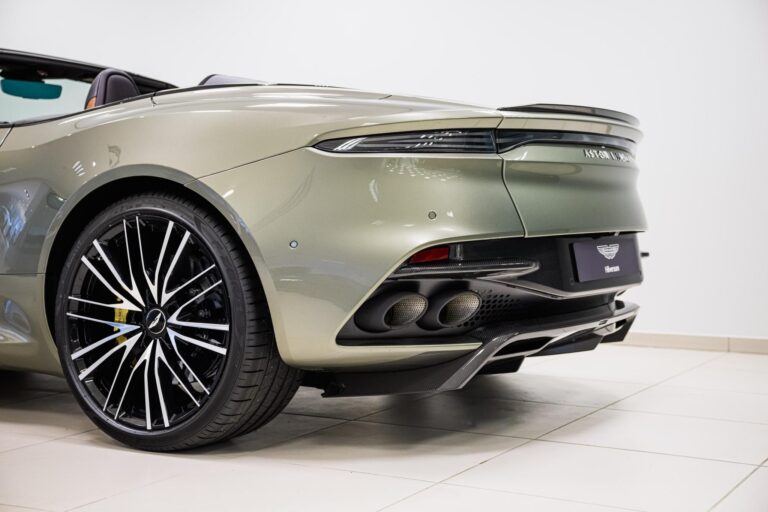 Aston Martin DBS Superleggera Volante 5.2 V12