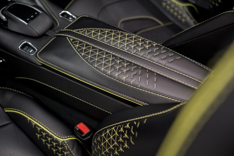Aston Martin DBS Superleggera Volante 5.2 V12