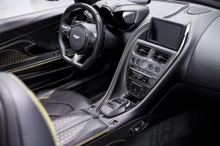 Aston Martin DBS Superleggera Volante 5.2 V12