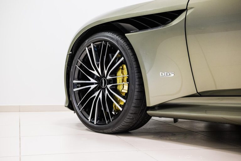 Aston Martin DBS Superleggera Volante 5.2 V12