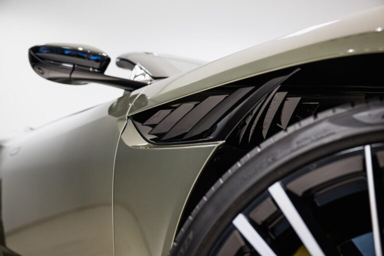 Aston Martin DBS Superleggera Volante 5.2 V12
