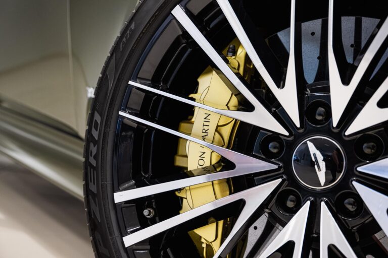Aston Martin DBS Superleggera Volante 5.2 V12