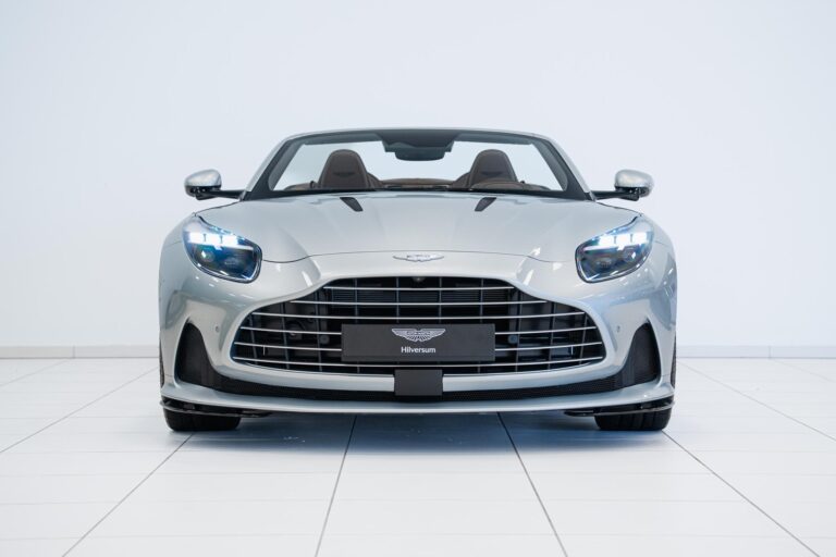 Aston Martin DB12 Volante