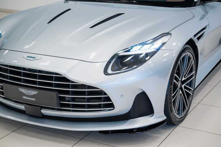 Aston Martin DB12 Volante