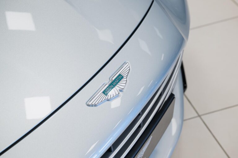 Aston Martin DB12 Volante