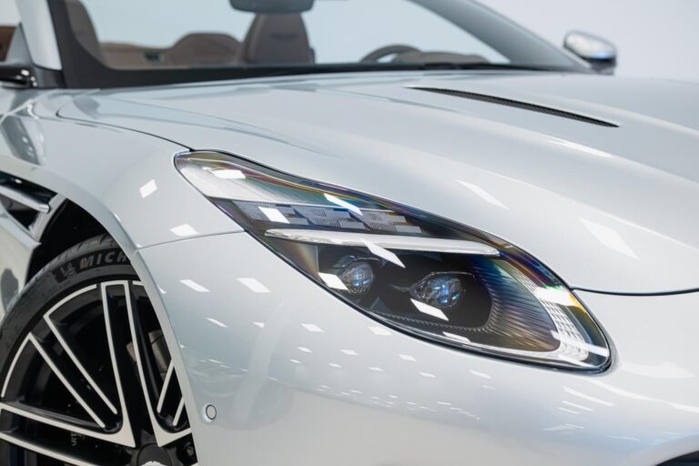 Aston Martin DB12 Volante