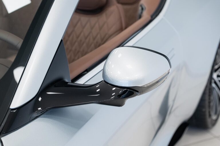 Aston Martin DB12 Volante