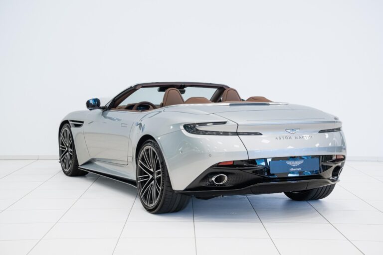 Aston Martin DB12 Volante