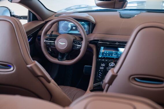 Aston Martin DB12 Volante