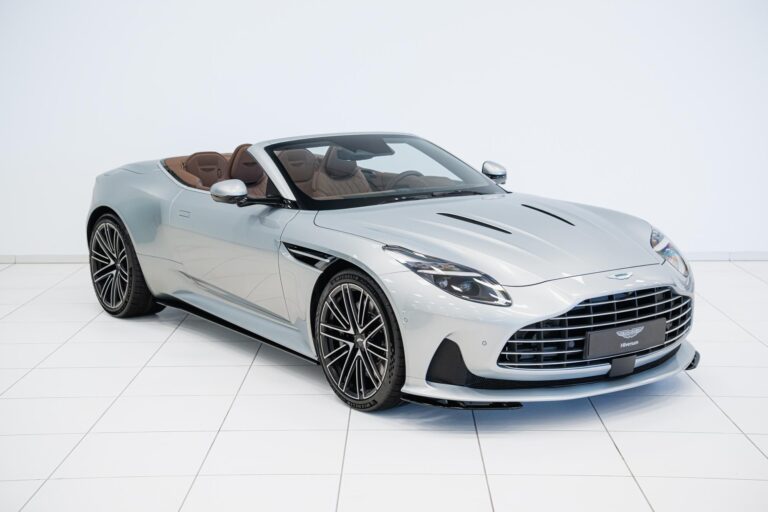 Aston Martin DB12 Volante