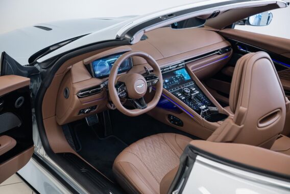 Aston Martin DB12 Volante