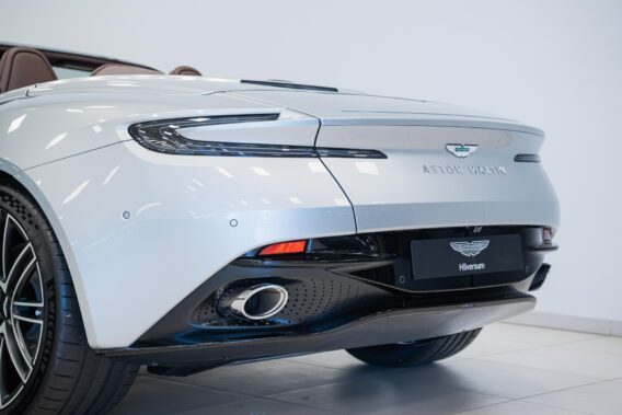 Aston Martin DB12 Volante