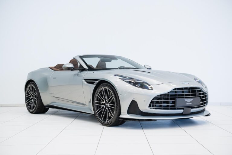 Aston Martin DB12 Volante
