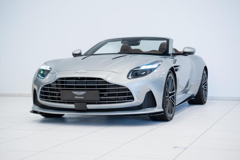 Aston Martin DB12 Volante