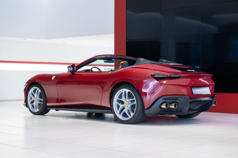 Ferrari Roma Spider