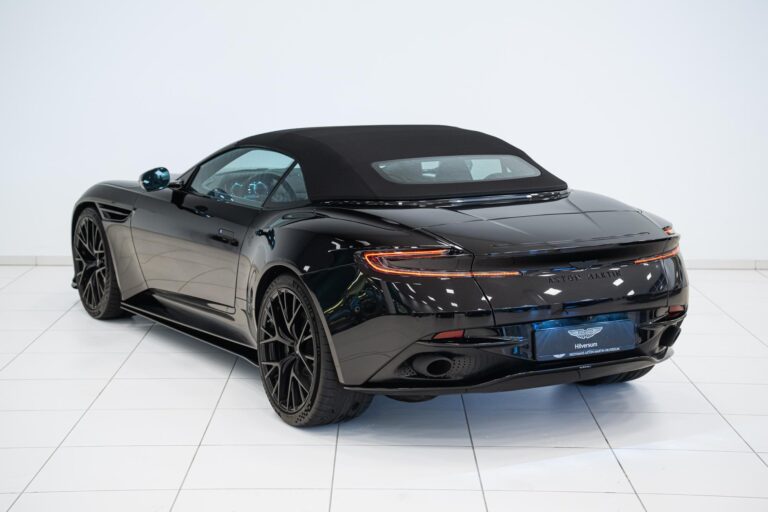 Aston Martin DB12 Volante