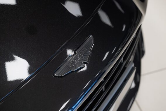 Aston Martin DB12 Volante