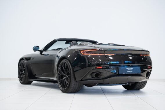 Aston Martin DB12 Volante