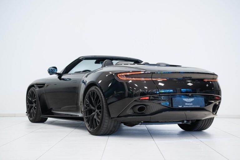 Aston Martin DB12 Volante