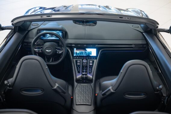 Aston Martin DB12 Volante