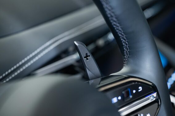Aston Martin DB12 Volante