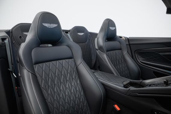 Aston Martin DB12 Volante