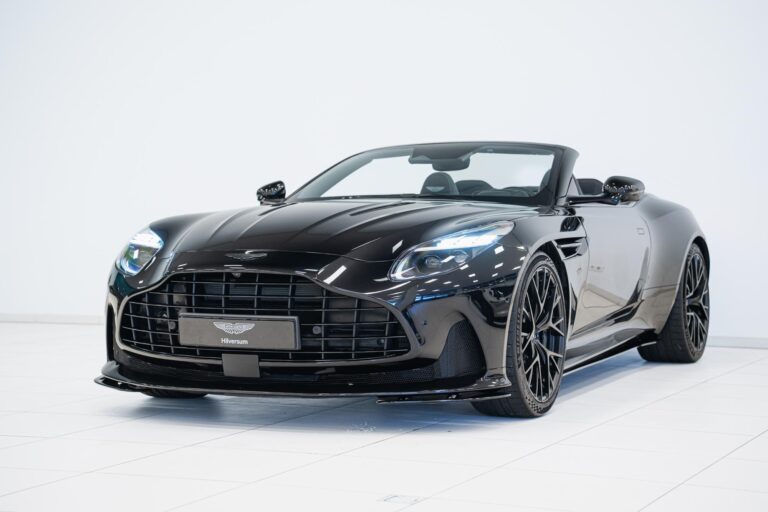 Aston Martin DB12 Volante