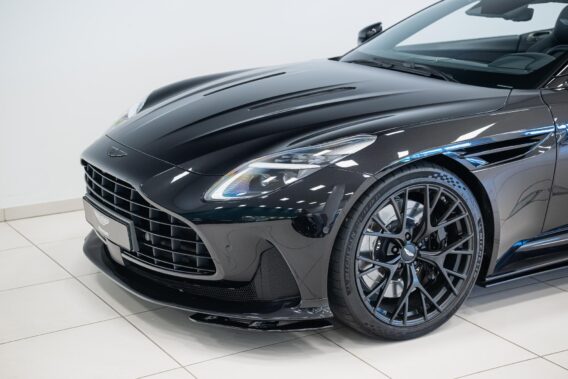 Aston Martin DB12 Volante