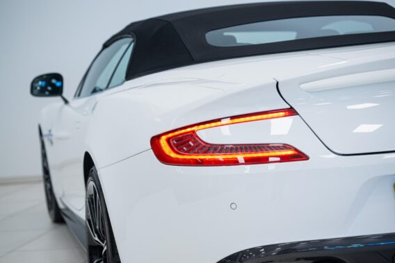 Aston Martin Vanquish Volante