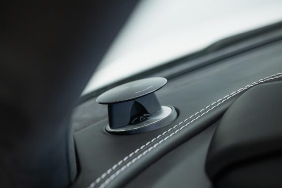 Aston Martin Vanquish Volante