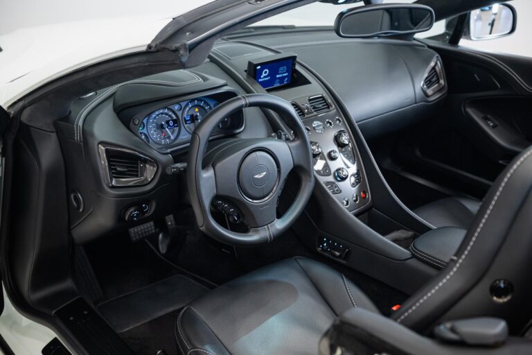 Aston Martin Vanquish Volante