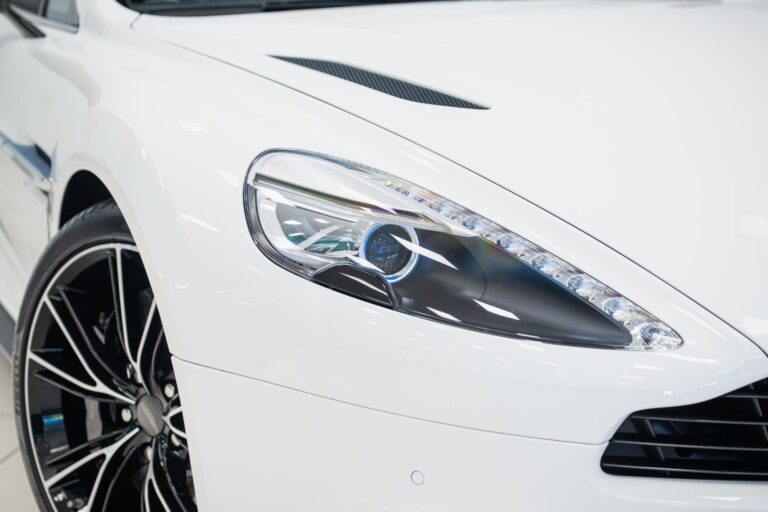 Aston Martin Vanquish Volante