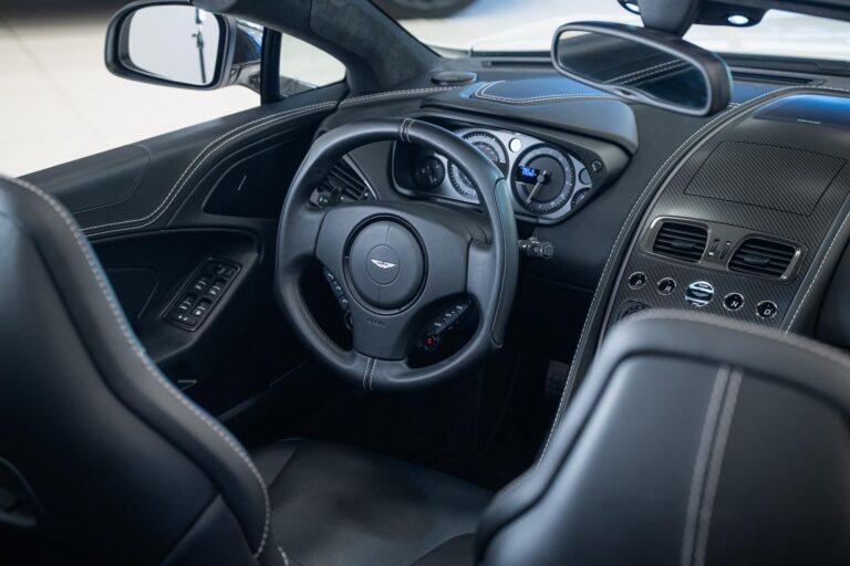 Aston Martin Vanquish Volante