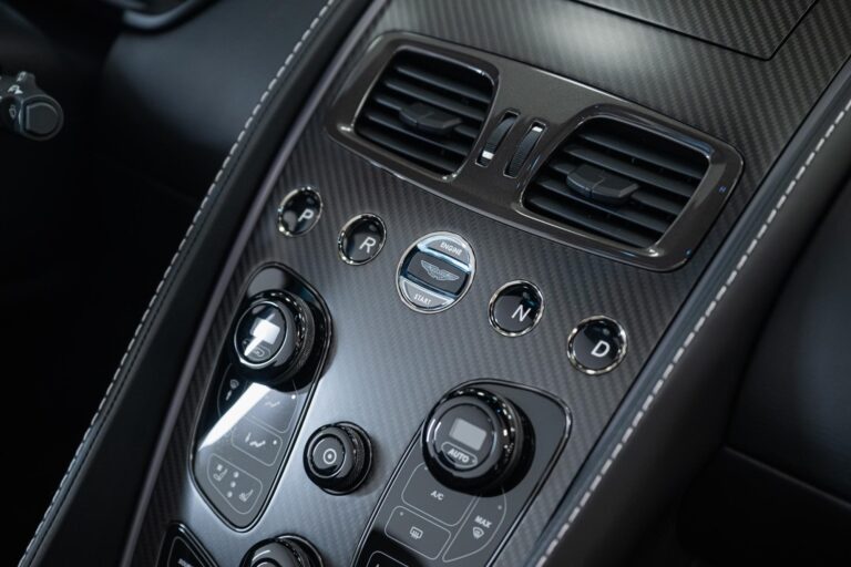 Aston Martin Vanquish Volante
