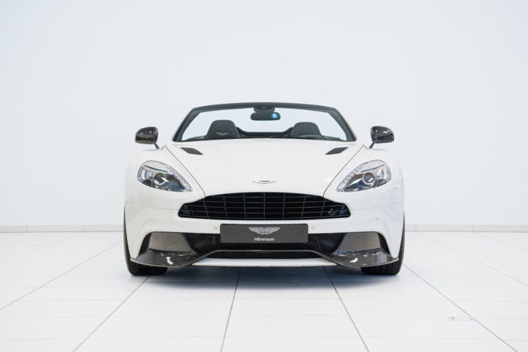 Aston Martin Vanquish Volante