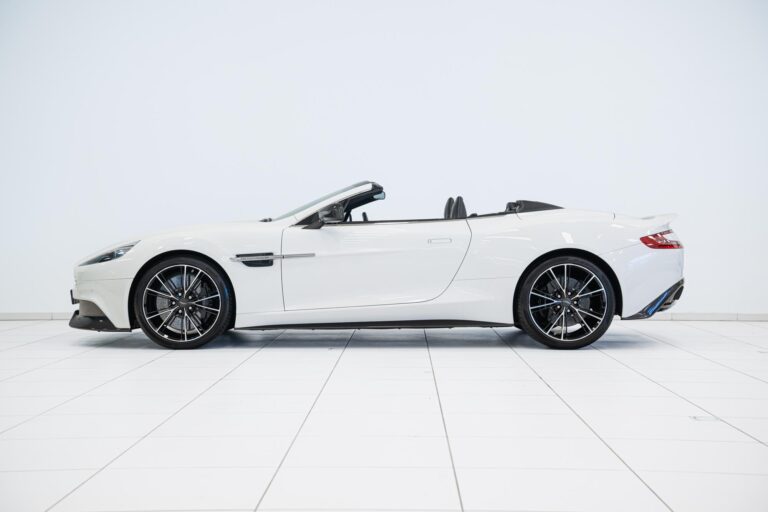 Aston Martin Vanquish Volante