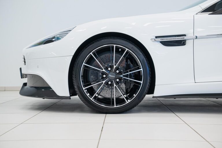 Aston Martin Vanquish Volante