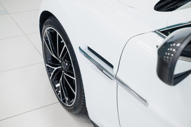 Aston Martin Vanquish Volante
