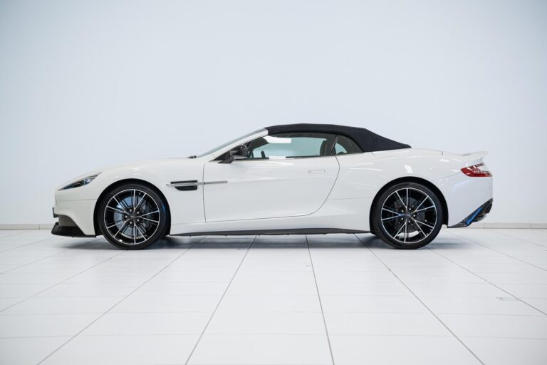 Aston Martin Vanquish Volante