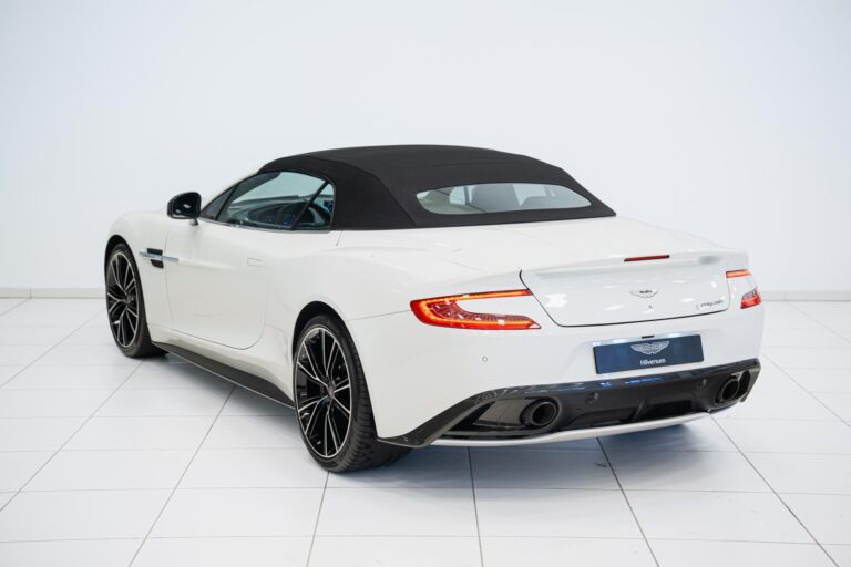 Aston Martin Vanquish Volante