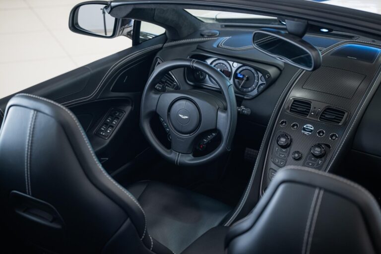 Aston Martin Vanquish Volante