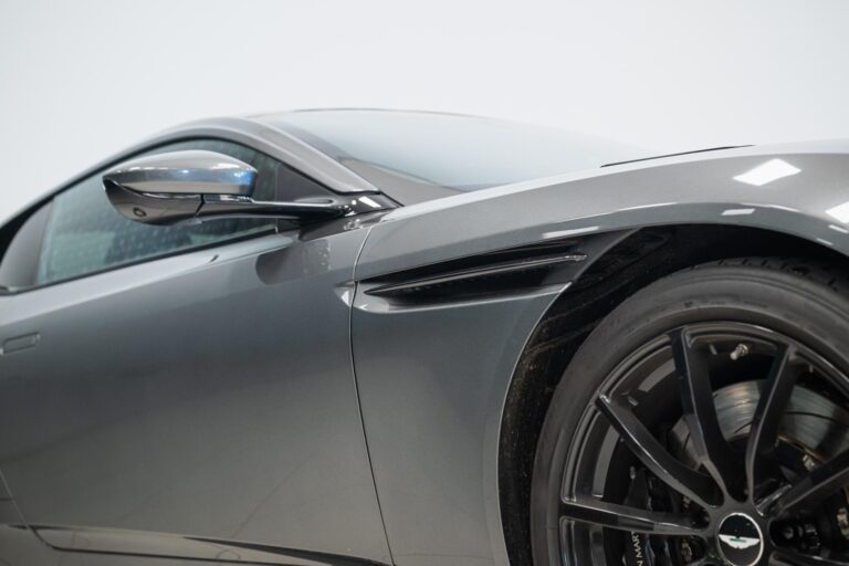 Aston Martin DB11 AMR V12 Coupe
