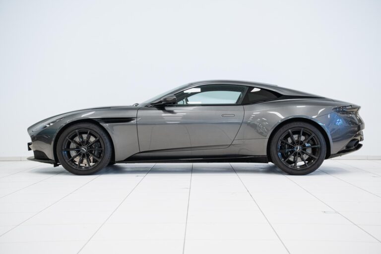 Aston Martin DB11 AMR V12 Coupe