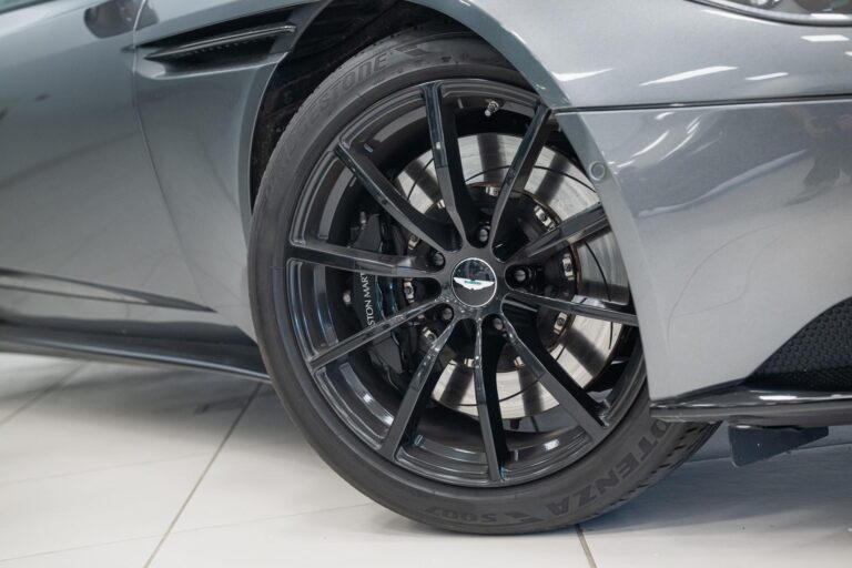 Aston Martin DB11 AMR V12 Coupe