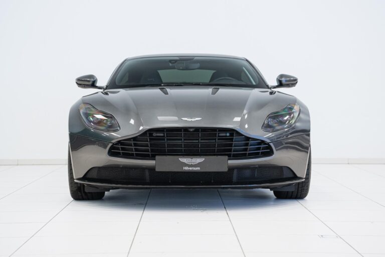 Aston Martin DB11 AMR V12 Coupe