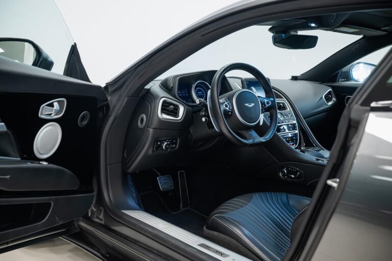 Aston Martin DB11 AMR V12 Coupe