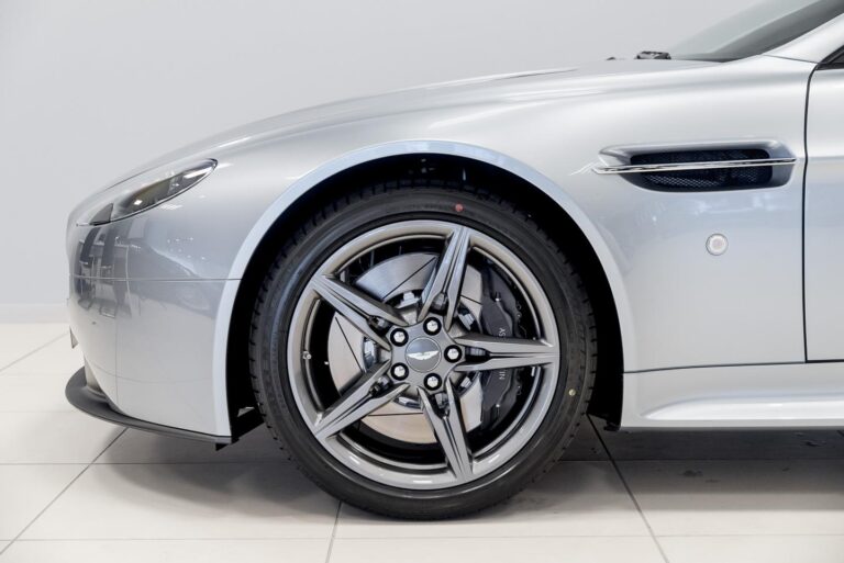 Aston Martin V8 Vantage N430 Roadster
