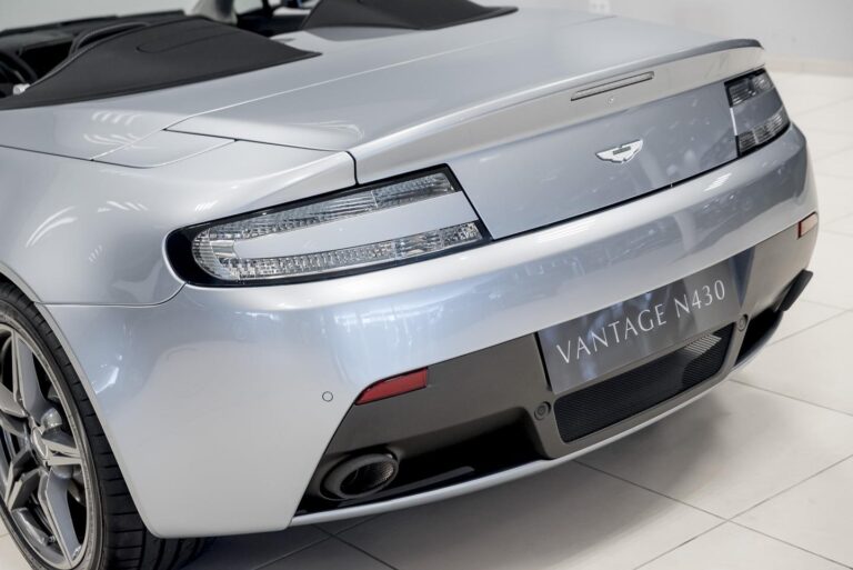 Aston Martin V8 Vantage N430 Roadster