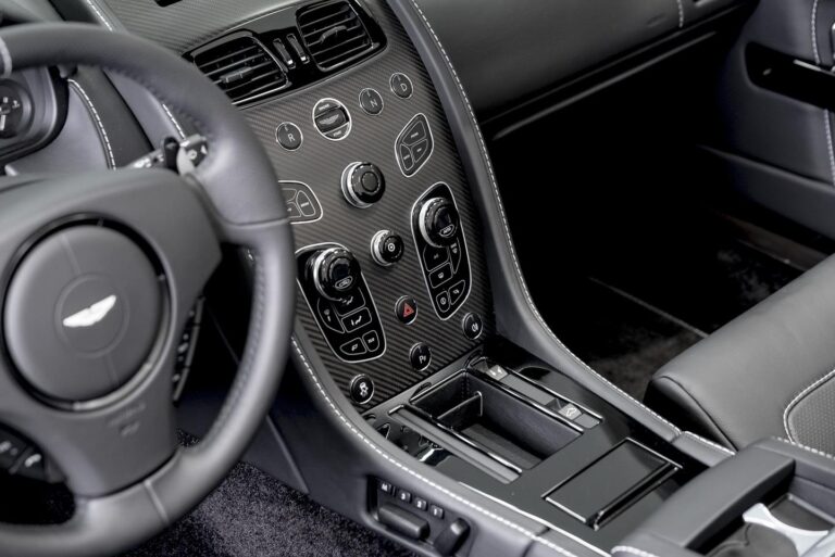 Aston Martin V8 Vantage N430 Roadster