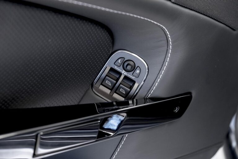 Aston Martin V8 Vantage N430 Roadster